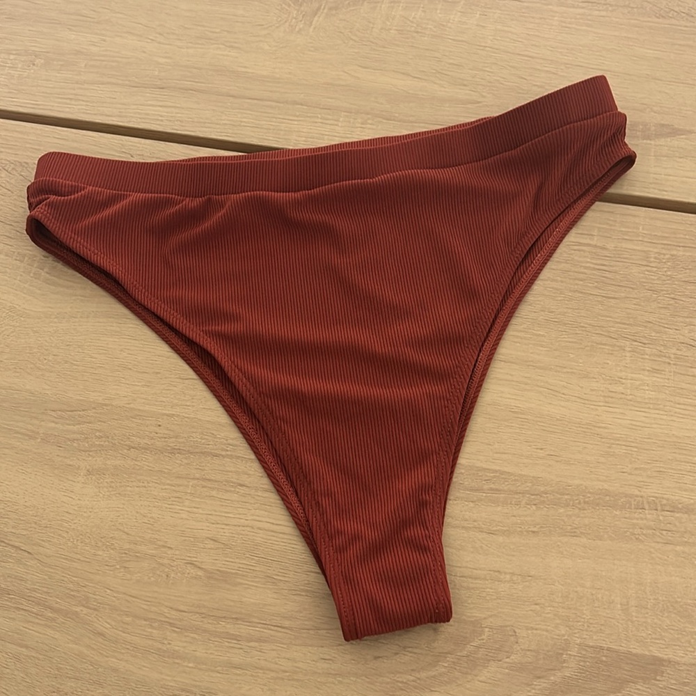 NWOT Matte Collection Ribbed Bikini Set - Picture 5 of 10
